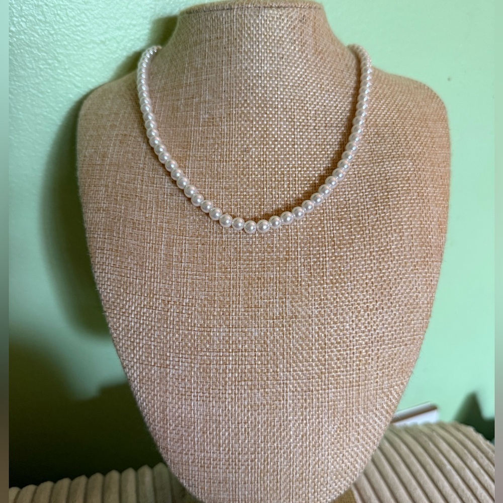 Elegant White Pearl Necklace